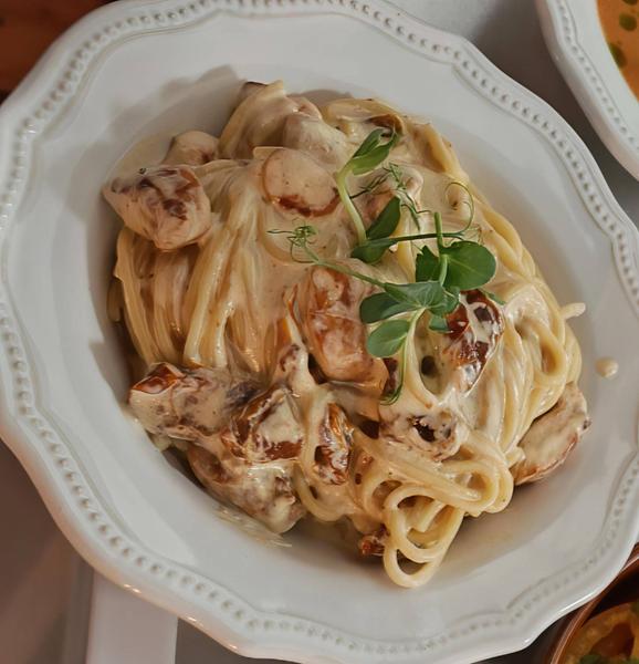 Butter chicken pasta